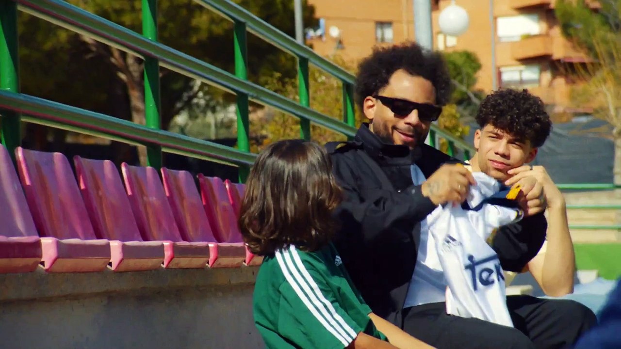 Adidas anuncia relançamento de uniforme icônico do Real Madrid