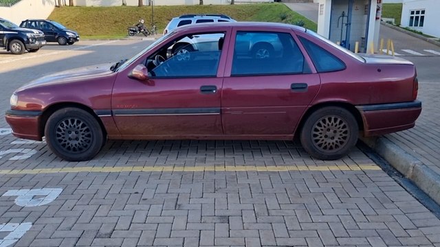 PRF apreende 170 quilos de maconha em Vectra em Santa Tereza do Oeste