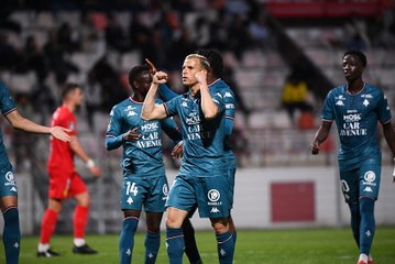 Ligue 2 : Metz s’impose largement à Martigues et grimpe à la 2e place !
