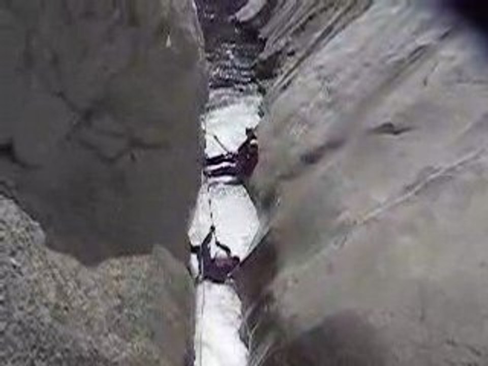 www.ardeche-canyon.com - Main courante dans la rajole
