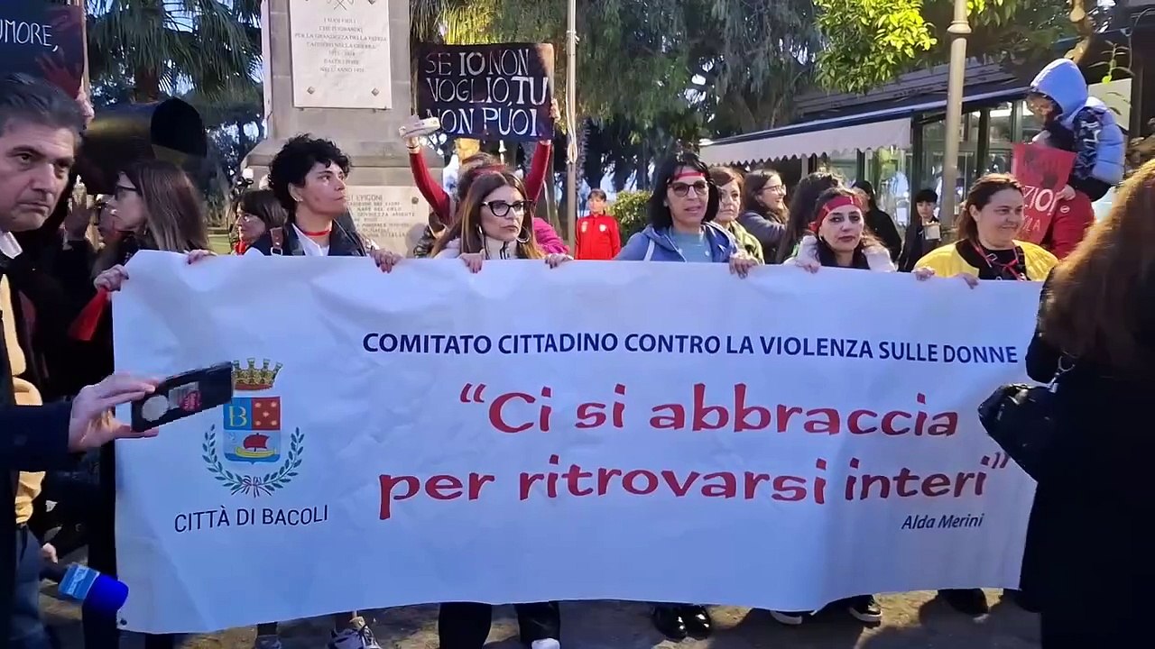 Bacoli (NA) - MARCIA PER GAIA E  CONTRO LA VIOLENZA SULLE DONNE (11.04.25)