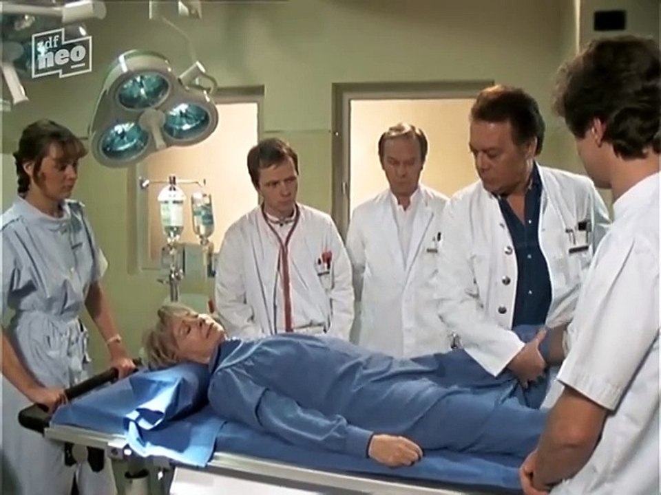 Die Schwarzwaldklinik S02E24 - Carola will nach oben