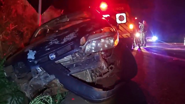 Motorista fica ferido ao sair da pista na BR-277, em Cascavel