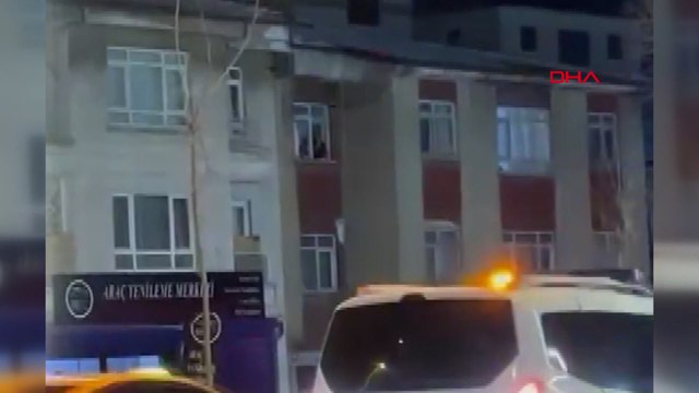 Cama çıkıp intihara kalkıştı, polislere tabanca doğrultunca bacağından vurulup etkisiz hale getirildi
