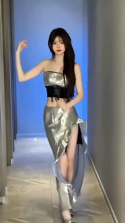 Dancing Queens! Beautiful Girls Spreading Happiness 20250412