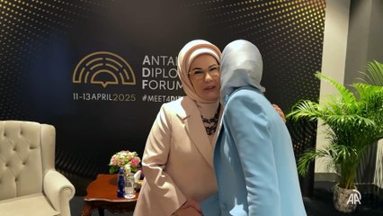 Emine Erdoğan, Suriye Cumhurbaşkanının eşi Latife El Durubi ile görüştü