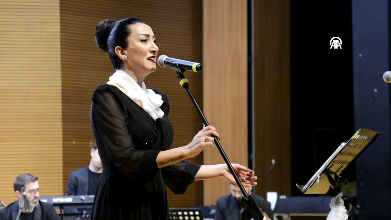 Bursa'da Türk Halk Müziği konseri