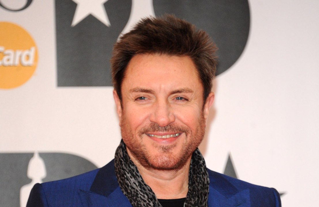 Simon Le Bon non usa mai lo shampoo: ecco come lava i capelli