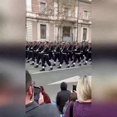 Yunanistan'daki geçit töreninde Türkiye karşıtı slogan atan askerlere verilecek ceza belli oldu