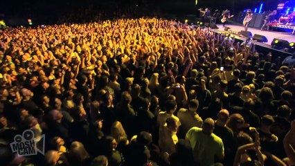 Slash ft.Myles Kennedy & The Conspirators - Sweet Child O' Mine  Live in Sydney