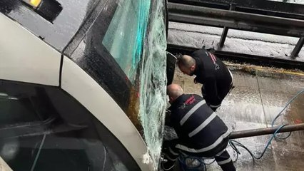 Avcılar’da metrobüs kazası