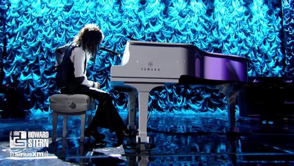 Steven Tyler, Slash, and Train “Dream On” at the Howard Stern Birthday Bash (2014)