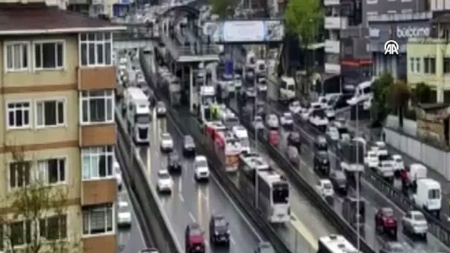 Avcılar'da metrobüs kazası: Yaralılar var