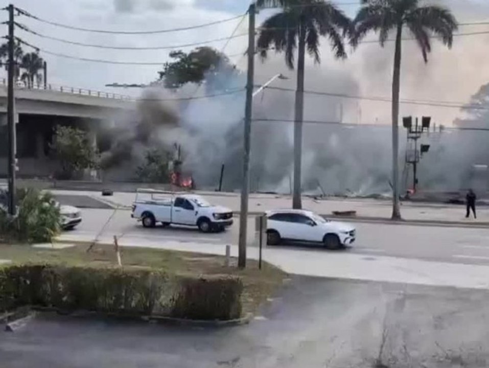 Kleinflugzeug stürzt in Florida kurz nach Start ab