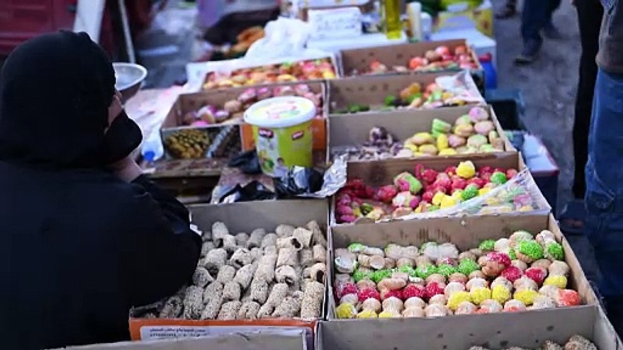 Iraq markets a haven for peddlers escaping Iran's economic woes