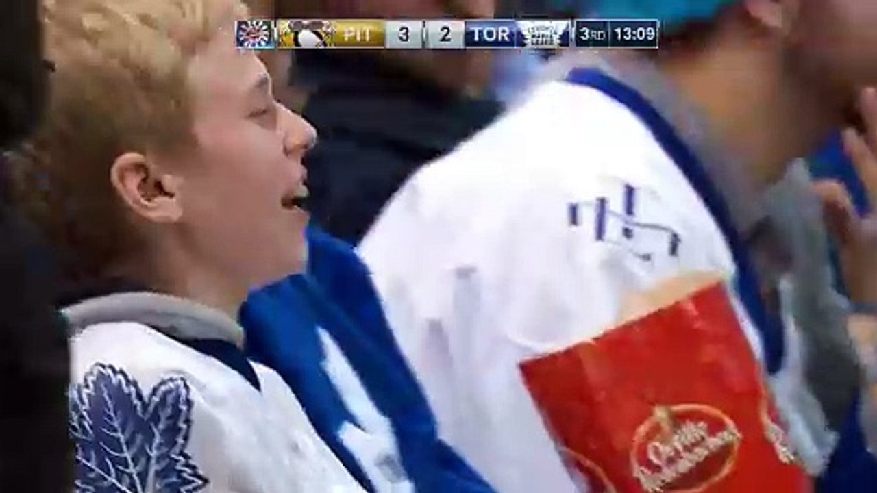 Penguins 16-17 Season - Gotta See It; Gardiner kicks in devastating own-goal for Penguins lead
