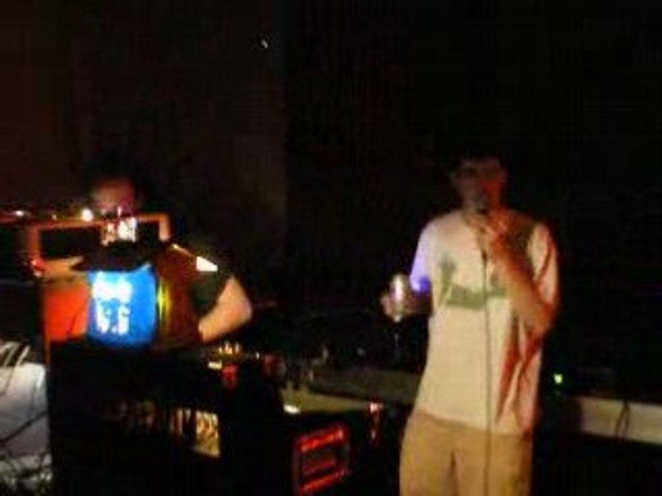 Redi feat. Val Dawa