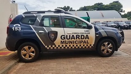 Homem entra em surto após esposa recusar ir em festa, bate na sogra, ameaça com faca e foge para comprar arma de fogo