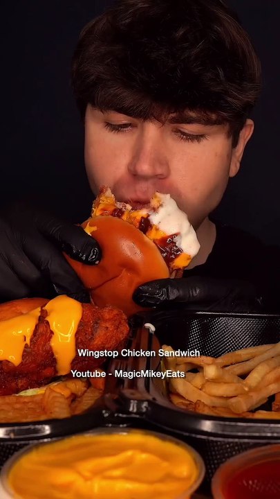 Follow for more ASMR videos🌮🍟 Credits: @themagicmikey #mukbang #asmr #fastfood #asmreating