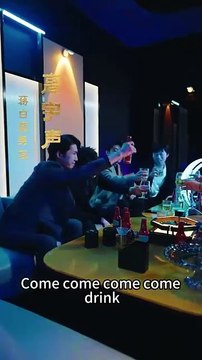 Everyone knows she loved her boyfriend Gao Yusheng to the point of losing her dignity. She forgave him even when he hugged and kissed other women. He claimed he didn’t understand romance, yet spent a fortune on jewelry to please his white moonlight (fir