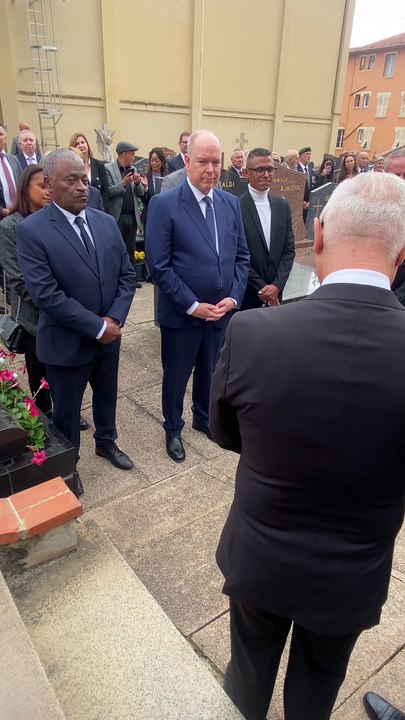 Hommage à Josephine Baker, en présence du Prince Souverain Albert II, des autorités monégasques des membres de sa famille dont l’un de ses fils Luis Bouillon Baker et l’un de ses petits fils Sébastien, au cimetière de Monaco, France, le 12 avril 2025. ©