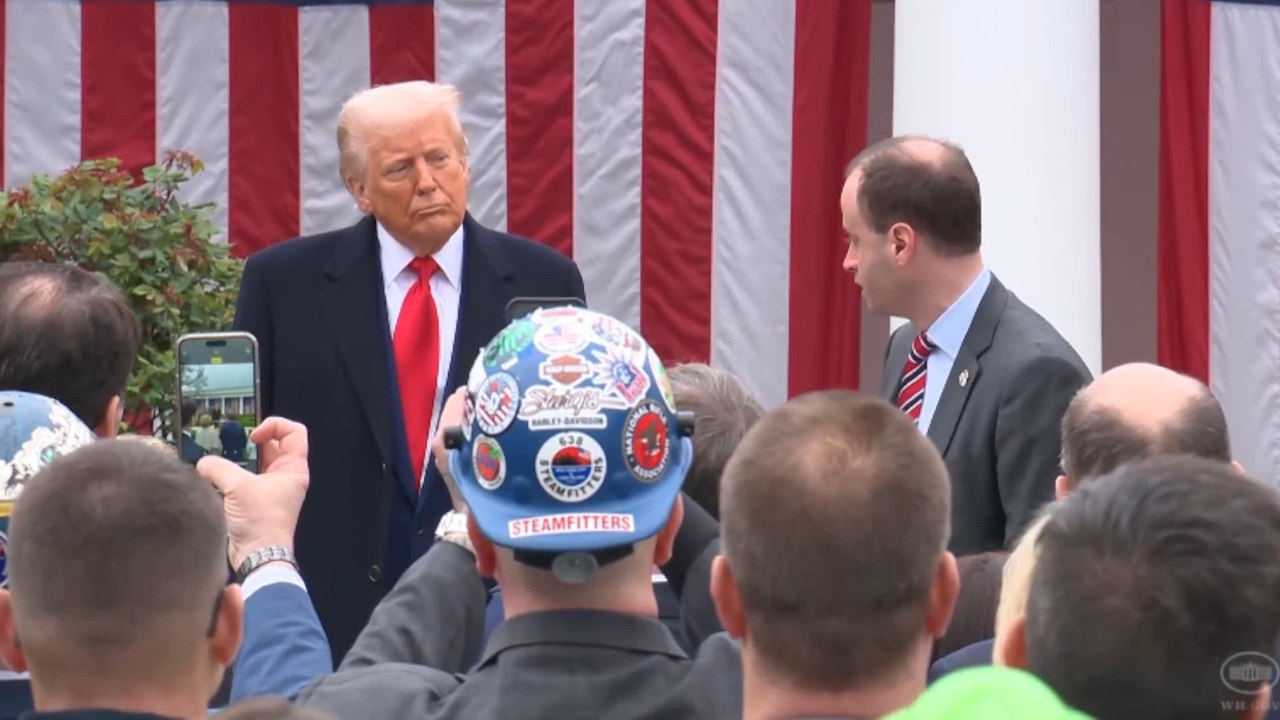 Trump exime a los teléfonos, los ordenadores y los chips de los aranceles recíprocos