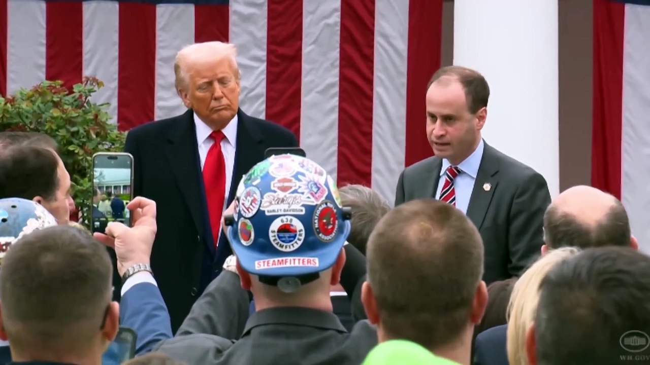 Trump exime a los teléfonos, los ordenadores y los chips de los aranceles recíprocos