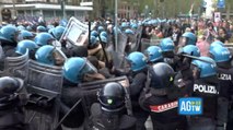 La polizia carica alcuni manifestanti alla marcia pro Palestina a Milano