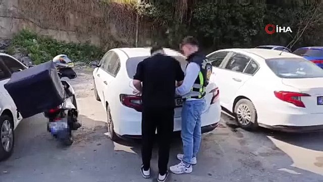 Kağıthane’de trafiğe tehlikeye düşüren motosiklet sürücüsüne cezai işlem uygulandı