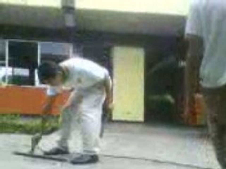 nene con juguete nuevo 2 =O