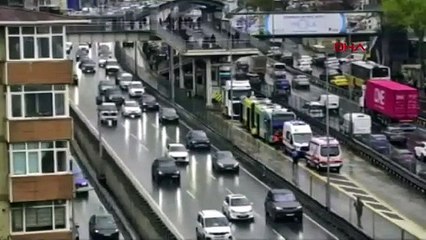 SON DAKİKA... İstanbul'da metrobüs kazası: 10 yaralı!