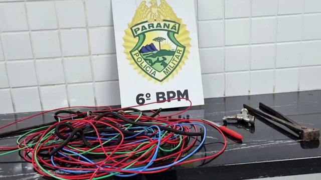 Homem é detido em flagrante furtando fios de cobre