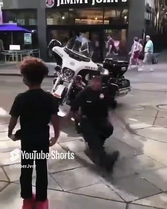 Foi uma disputa justa #shorts #police #policia #breakdance