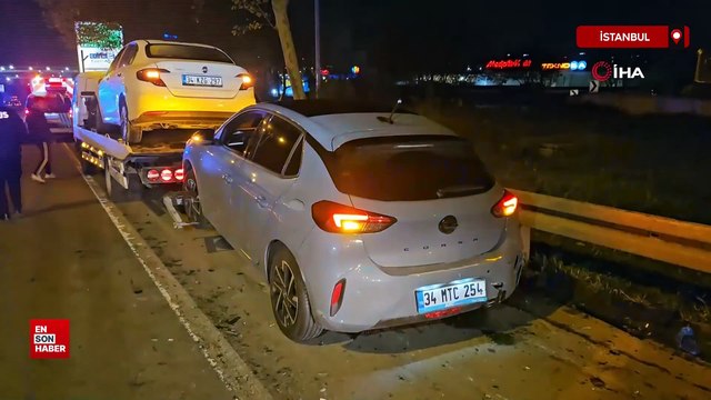 İstanbul'da 2 aracın karıştığı kaza alanına başka bir araç daldı