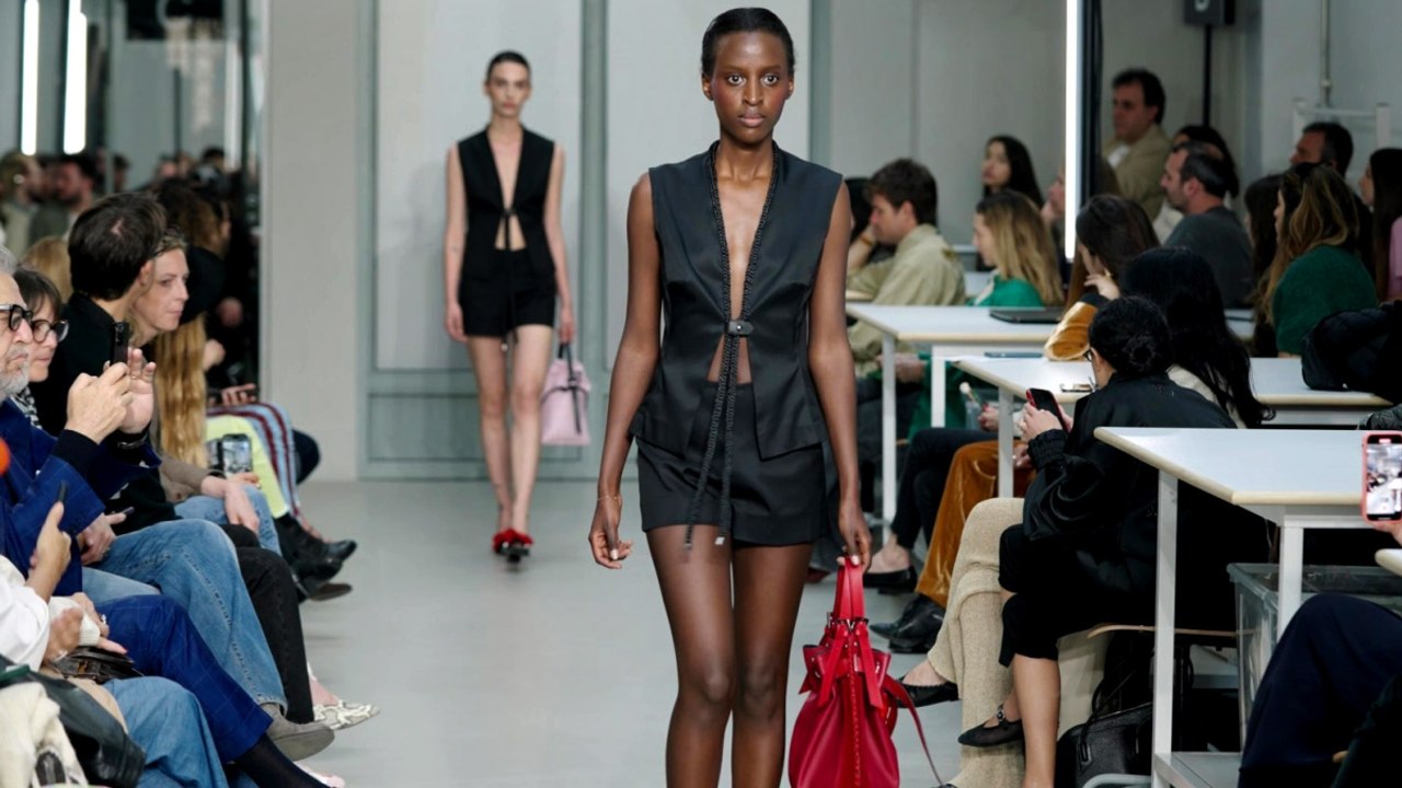 «Talents 2025»: passerella fra i banchi per le creazioni di 17 giovani studenti dell'Accademia di costume e moda