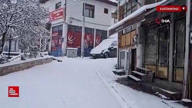 Kastamonu'da kar yağışı sürüyor: 181 köy yolu ulaşıma kapandı