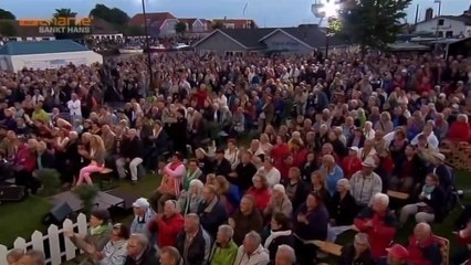 Brødrene Olsen - Smuk Som Et Stjerneskud | Fællessang på Charlie - Sankt Hans |2013| TV2 CHARLIE