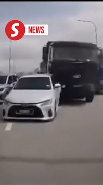 Lorry crashes into 15 vehicles near Serenia toll plaza, no casualties reported