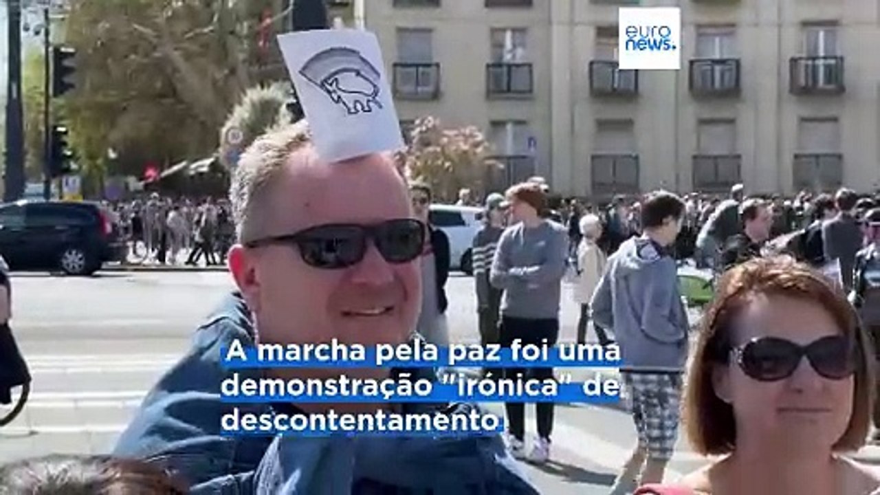 Partido Húngaro "Cão de Duas Caudas" organiza o maior protesto até à data contra Lei das Assembleias