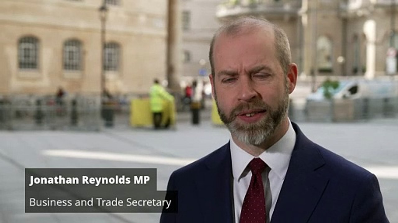 Politicians react to prison officer attack