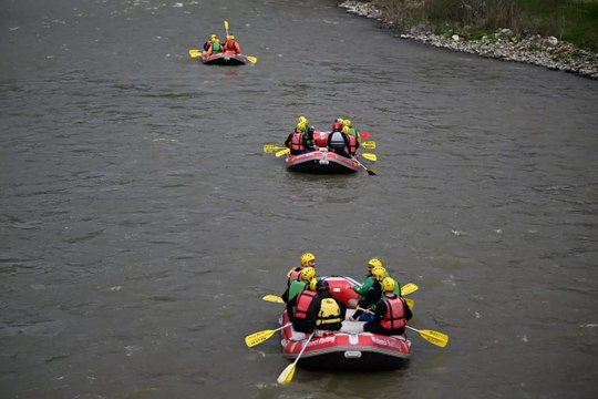 MELEN ÇAYI'NDA RAFTİNG SEZONU AÇILDI