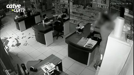 Homem invade distribuidora e rouba garrafas de Whisky