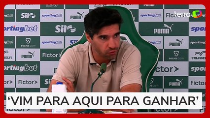 Abel Ferreira alfineta imprensa em coletiva após vitória sobre o Corinthians