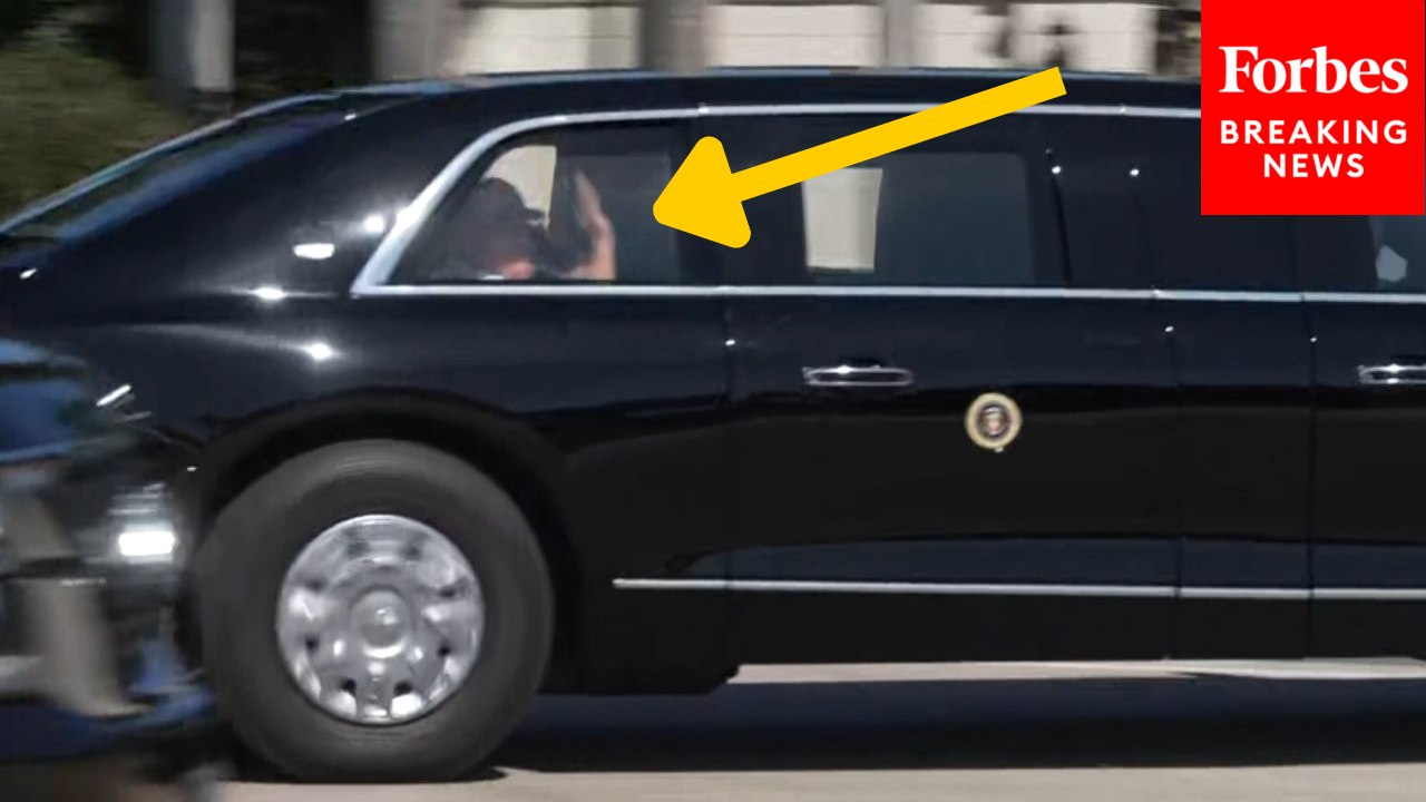 JUST IN: Trump Waves To Bystanders As He Arrives At Trump International Golf Club In West Palm Beach