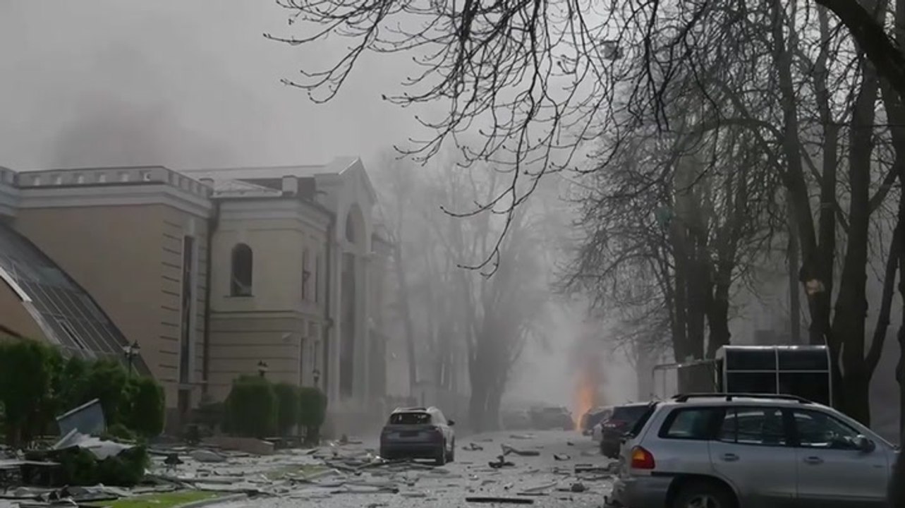At least 32 dead as Russian missile strike hits Ukrainian city of Sumy on Palm Sunday