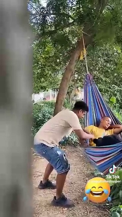 PEGADINHA EM GRAÇADA.