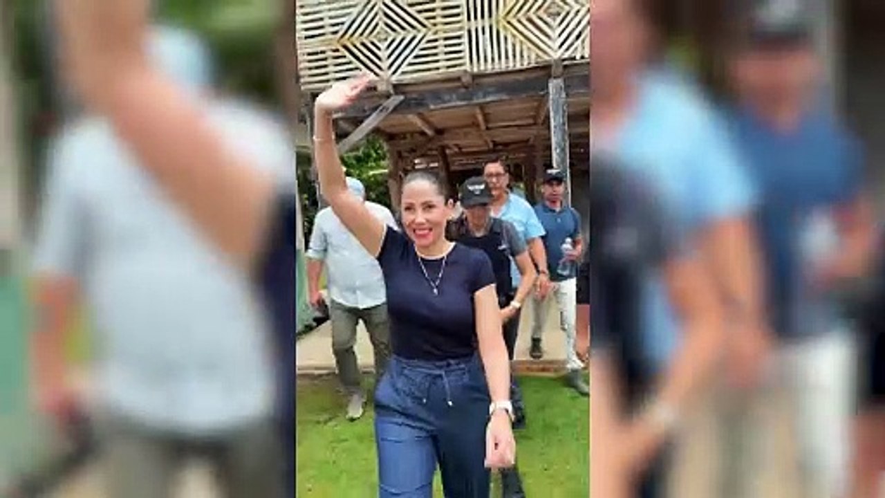 Los candidatos a elecciones ecuatorianas votan en una jornada que se desarrolla con normalidad