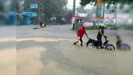 Lluvias provocan inundaciones y derriban pared de cementerio