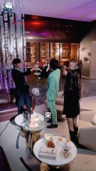 Muôn Vì Sao Rơi Vào Lòng Em, Yêu Anh Thêm Một Lần - P1