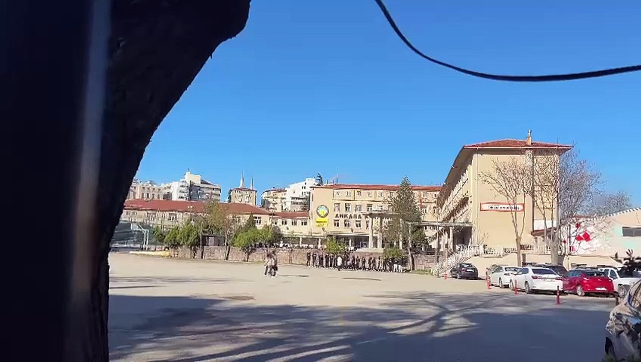 Öğretmenler sürgün edildi: Ankara'da Atatürk Lisesi’nde öğrenciler ve mezunlar direnişte